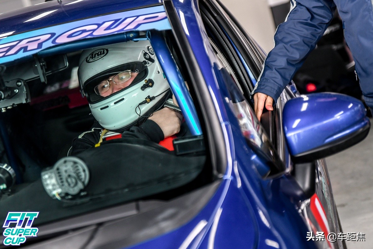 工薪族自费玩赛车靠不靠谱?飞度杯比赛轻体验