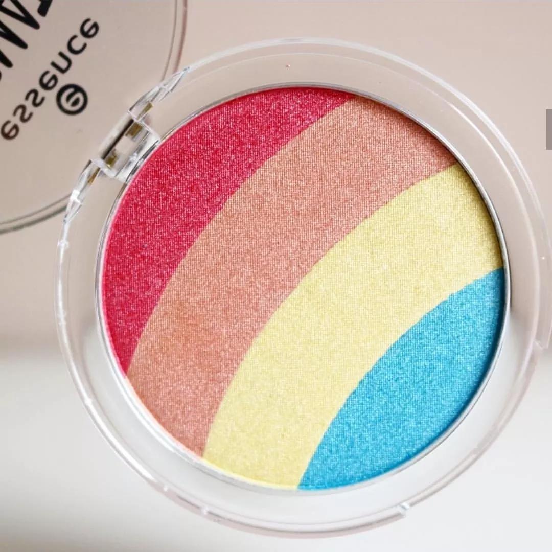 在日本爆火的中国彩妆,在国外爆火的低端中国彩妆