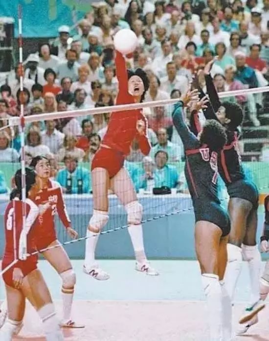 曾被骂抛妻弃子娶富婆,被抛弃女人遭人嘲笑