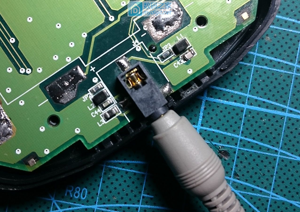 技术大佬秀操作！德州仪器TI-89图形计算器拆机维修及CPU超频