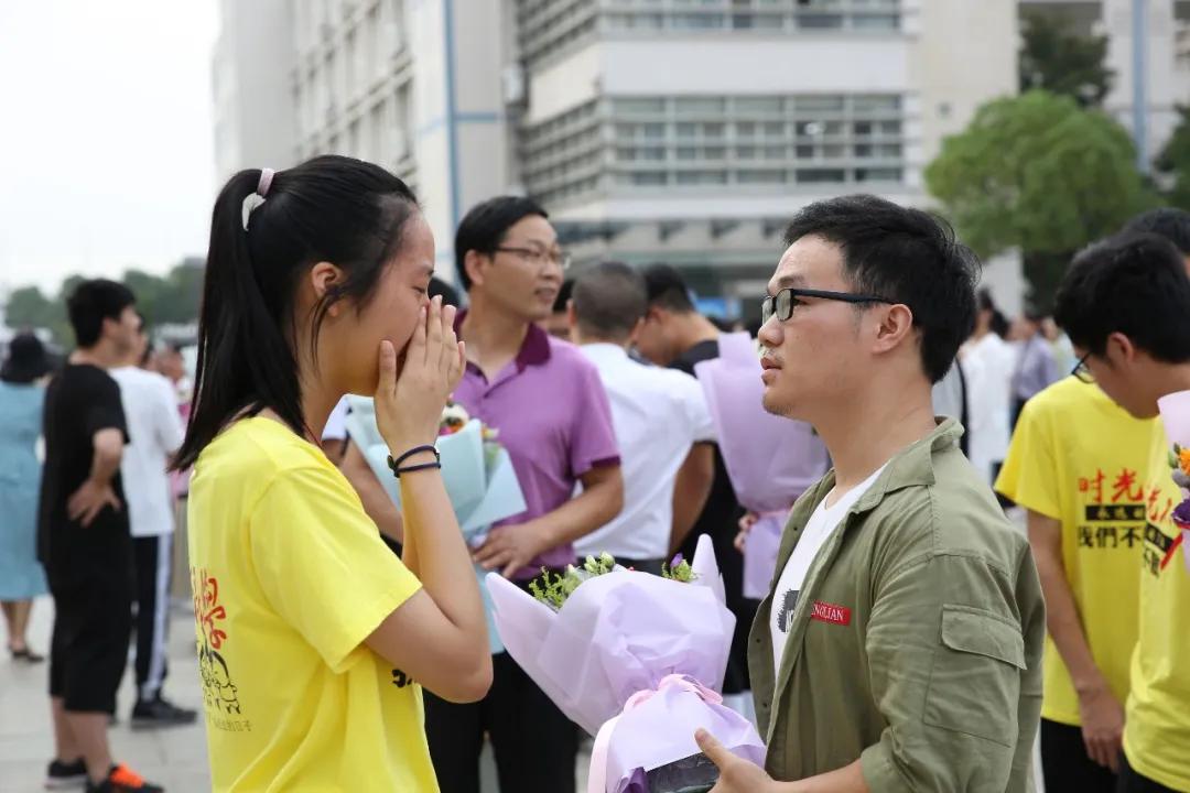 愿此去前程似锦归来仍是少年句子,愿此去前程似锦归来仍是少年视频