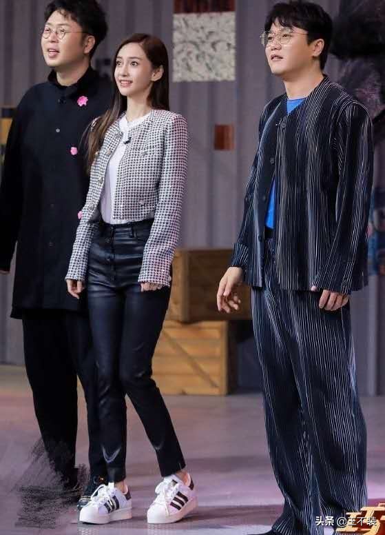 angelababy巧手神探穿搭视频,angelababy巧手神探吹风动图