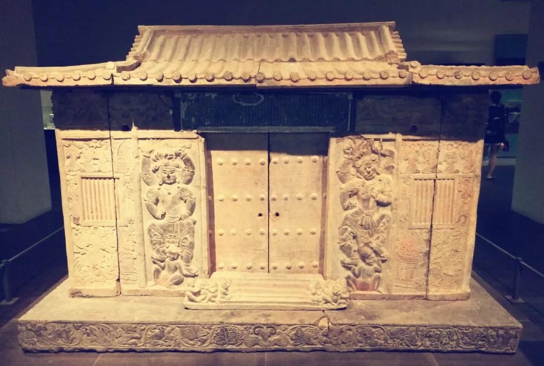 西安挖出古墓历史人物,考古发现一个石棺的故事