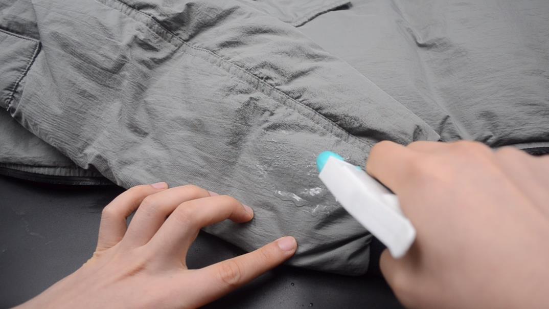 羽绒服脏了不用洗只用一招就搞定,羽绒服脏了不用水洗教你一招