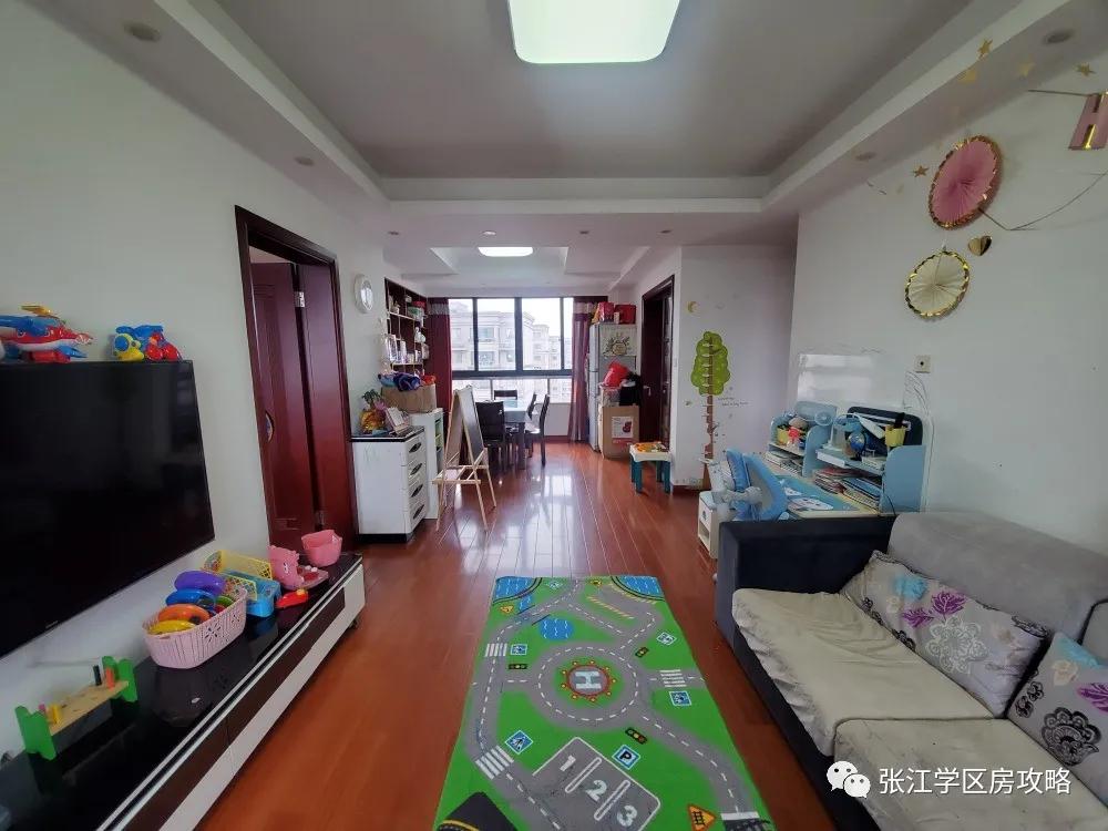 张江汤臣豪园四期，1200W-1400W南北通2房；