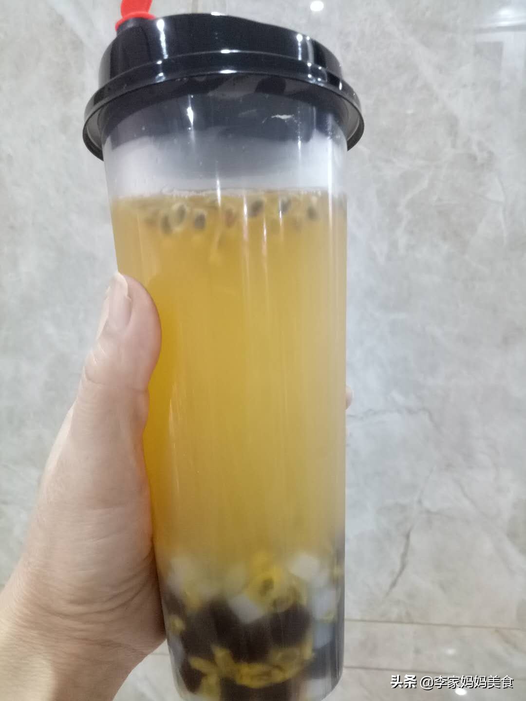 柠檬泡水喝的正确方法与禁忌,柠檬怎么泡水喝是正确的