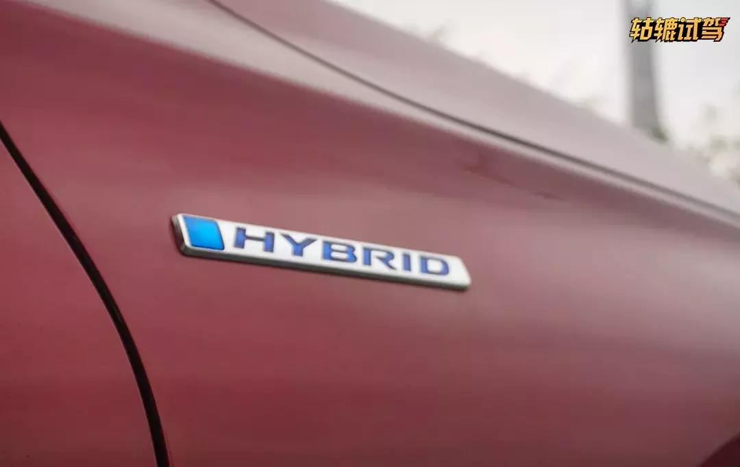 试驾｜1000公里体验混动雅阁：开起来是家用车，玩起来是性能车
