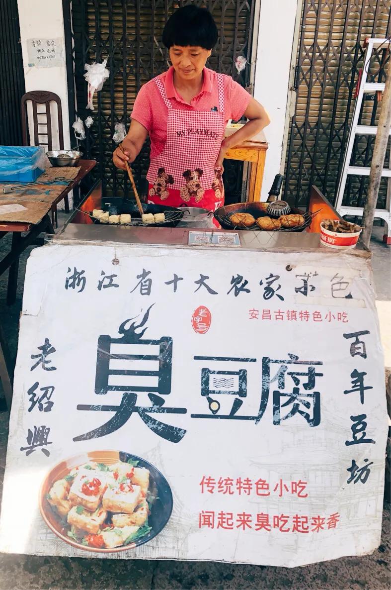 听戏享受这悠闲时光,听戏喝酒自在逍遥