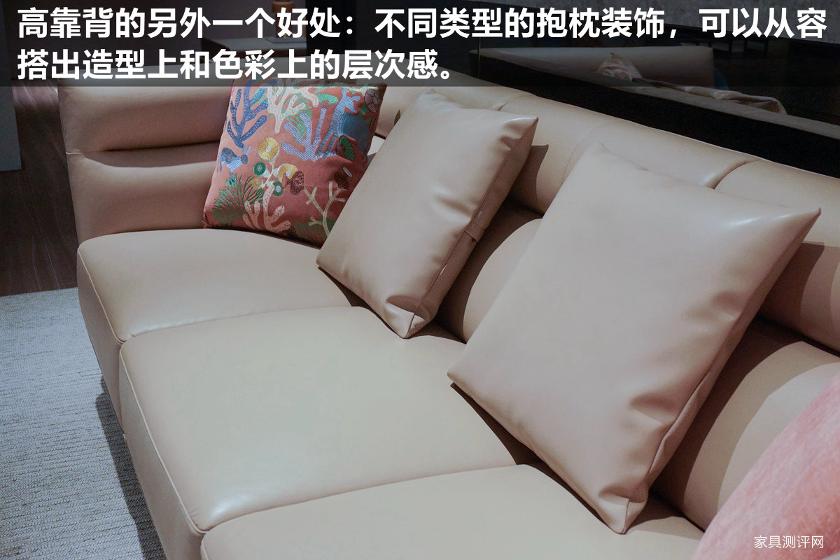 格调沙发哪个系列好用,黑白灰风格沙发搭配暖色沙发