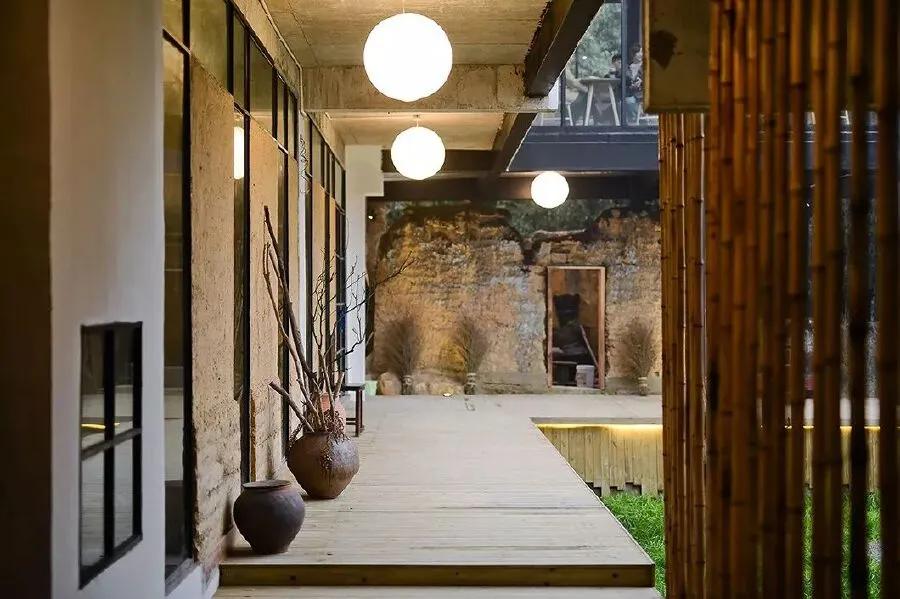 吹过「民宿」的晚风,许你一场野奢山村的美梦