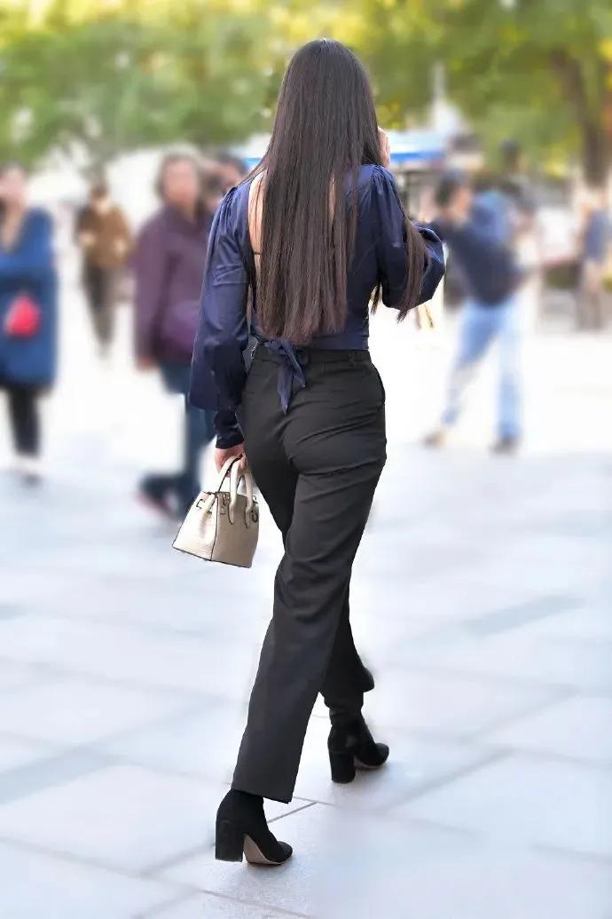 夏天里黑色的少妇