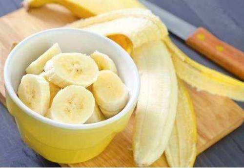 老人吃香蕉是否合适,老人说晚上吃姜赛砒霜是真的吗
