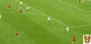 国足低级失误动图gif,国足1-5惨败泰国孙可救球gif