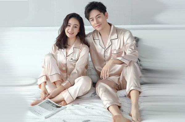 结婚必须要送的十样礼物,结婚20周年送老婆什么礼物比较好