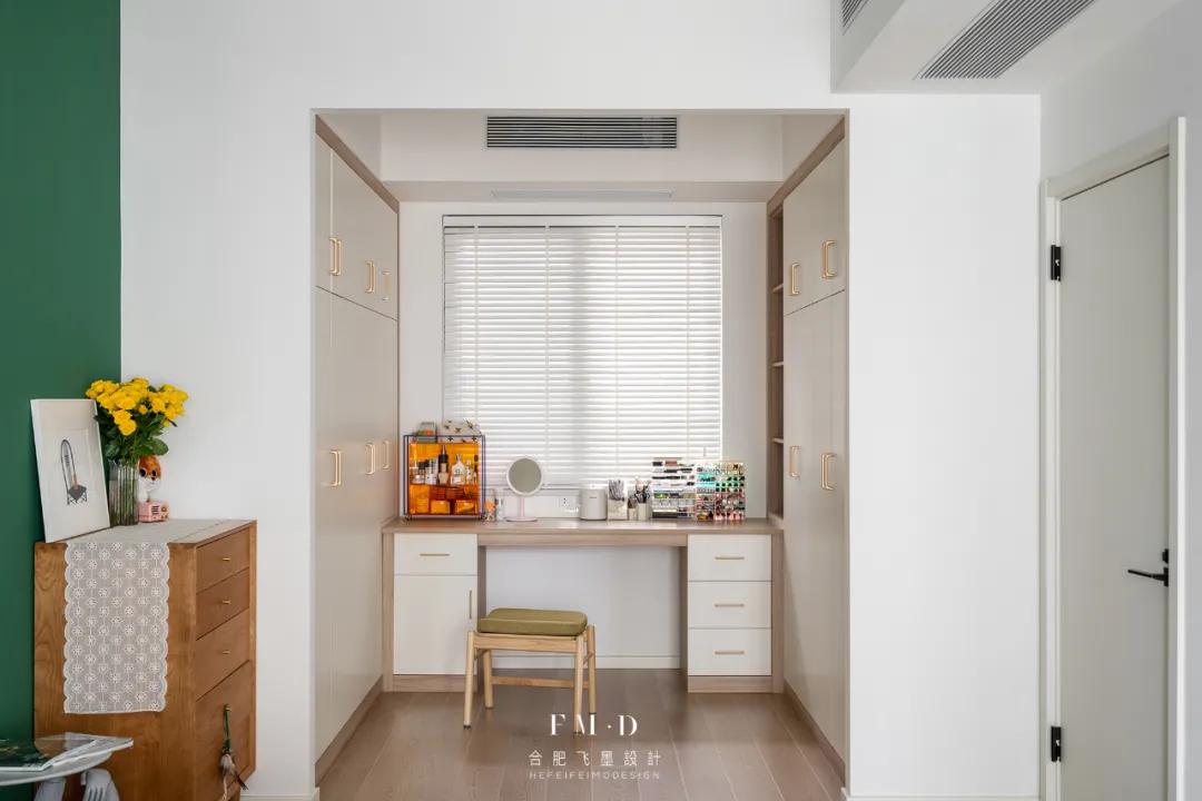 30平长方形主卧房间带衣帽间布局,衣帽间最佳布局图