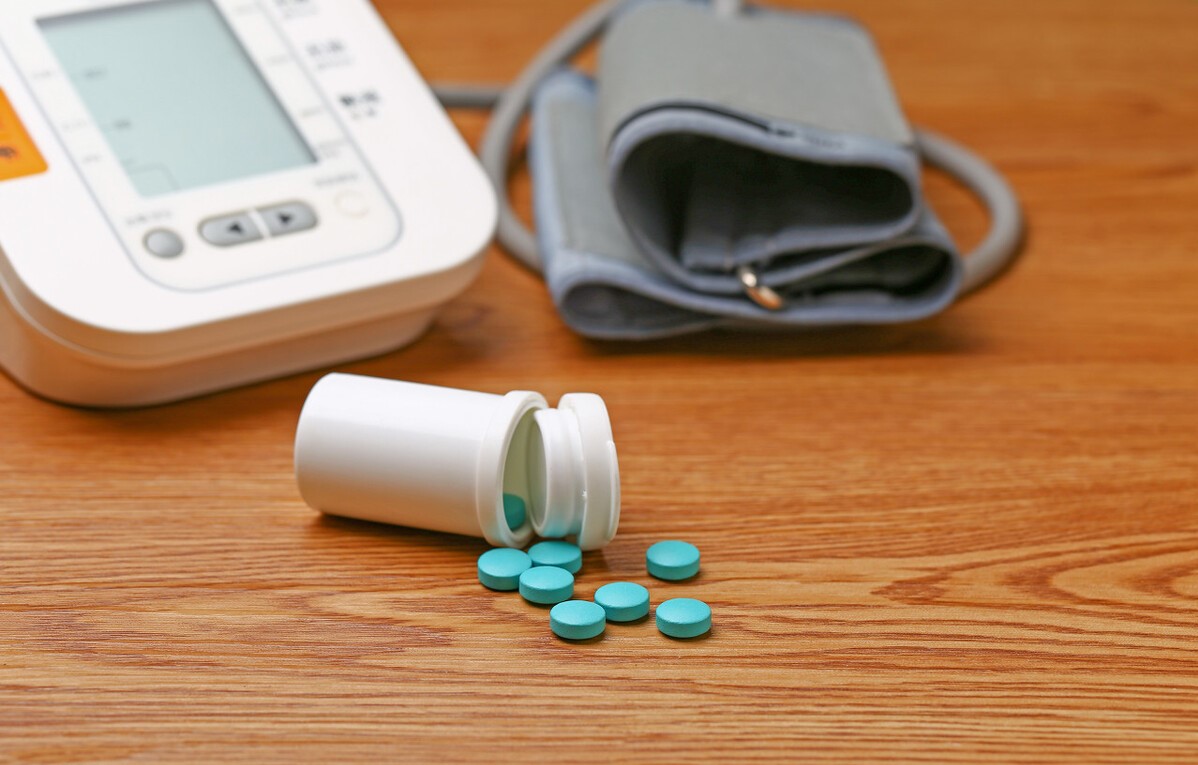 单纯低压90-100之间需要吃药吗,单纯的低压高会得肾衰竭吗