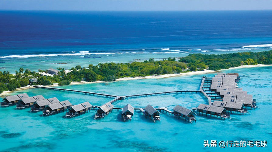 大海高尔夫球场,大海中央的球场