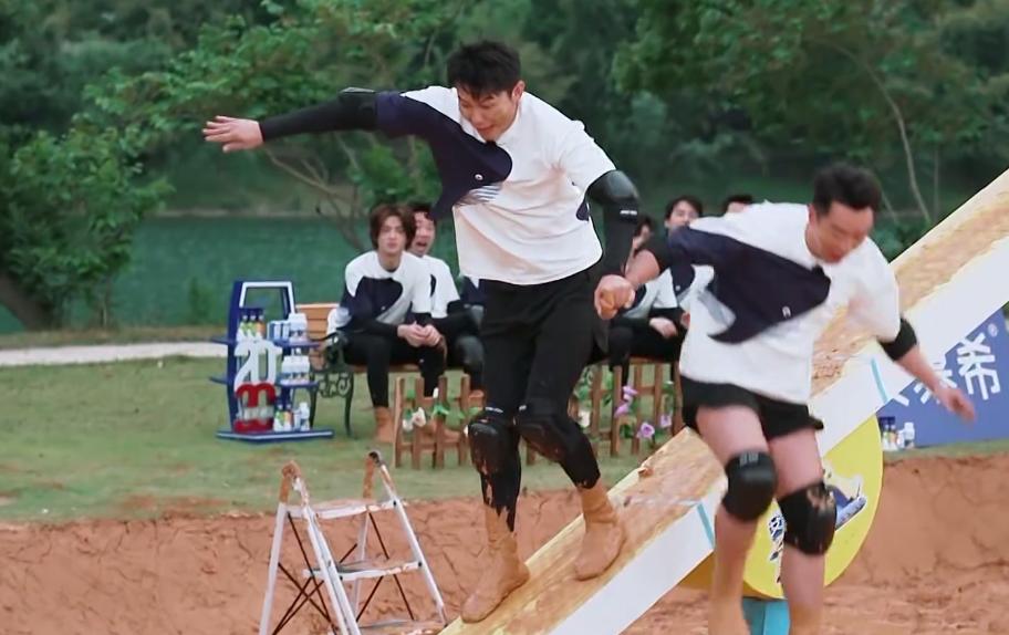 奔跑吧第十二期蔡徐坤被p了吗,蔡徐坤奔跑吧2020第三期名场面