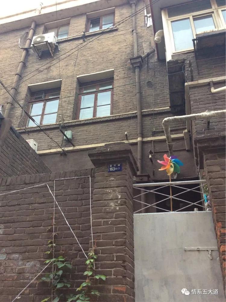 那个被美国总统救下的女孩最终红颜薄命