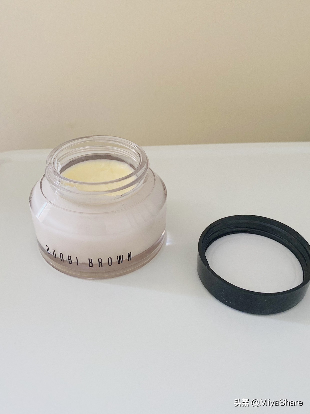 妆前乳是不是就不需要面霜,妆前乳不能用什么油涂抹