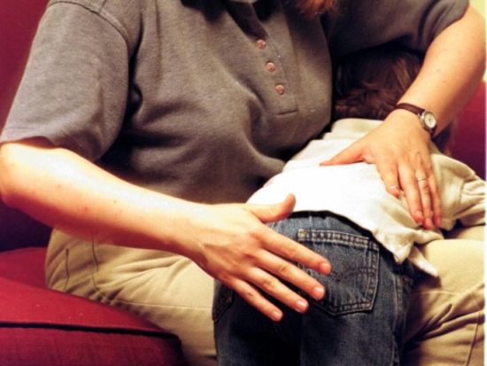 孩子幼儿园打架家长该不该介入,小孩子跟同学打架家长应该介入吗