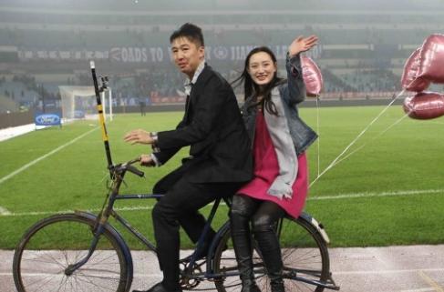 白斩鸡裹脚,白斩鸡足球运动员