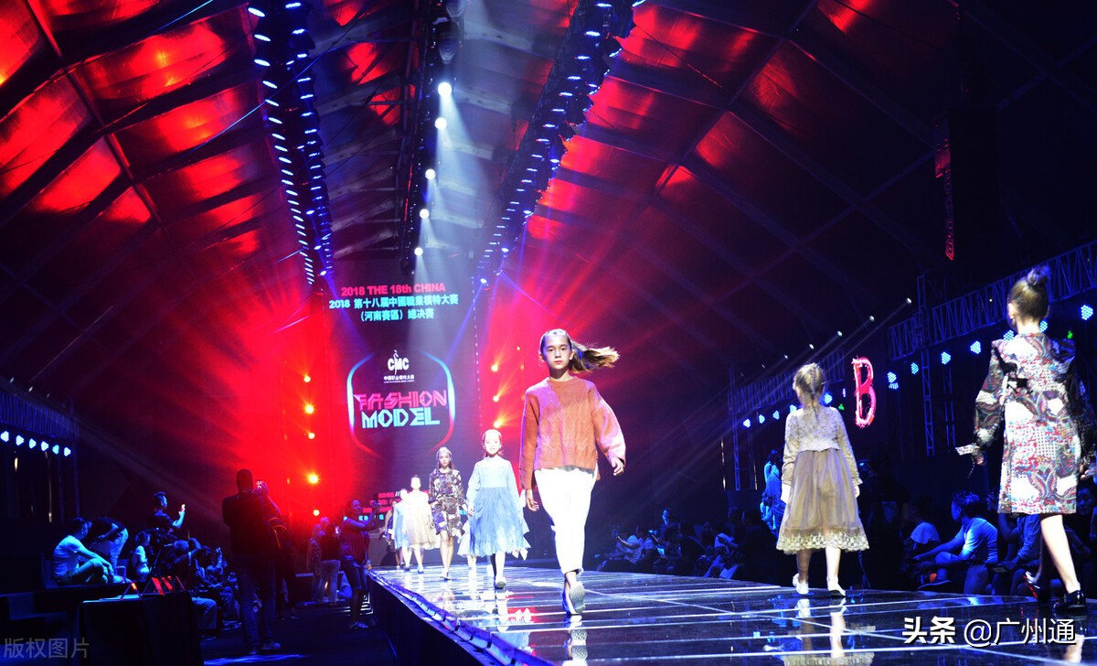 中国十大男装品牌排行榜及价格,男装服装批发市场拿货