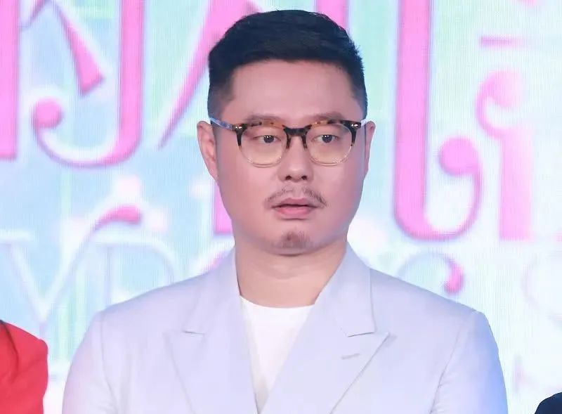 中国电影报道吴京票房霸占前三,2020年电影票房排行榜