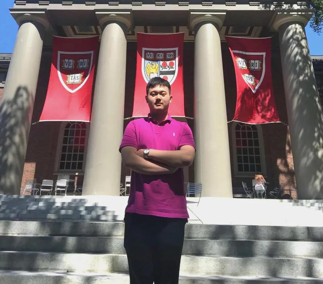 哈佛本科录取江苏省2人，需要哪些学科特长？大陆7位学生简历公布