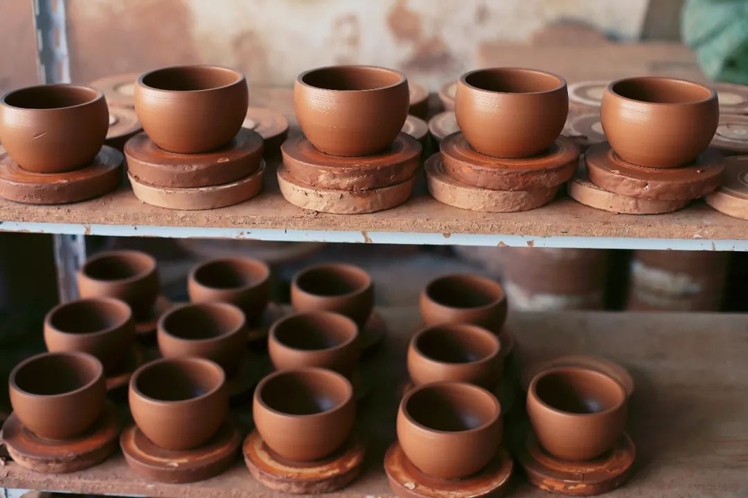 宜兴紫砂茶壶评价,紫砂壶和建水紫陶哪个泡茶好喝