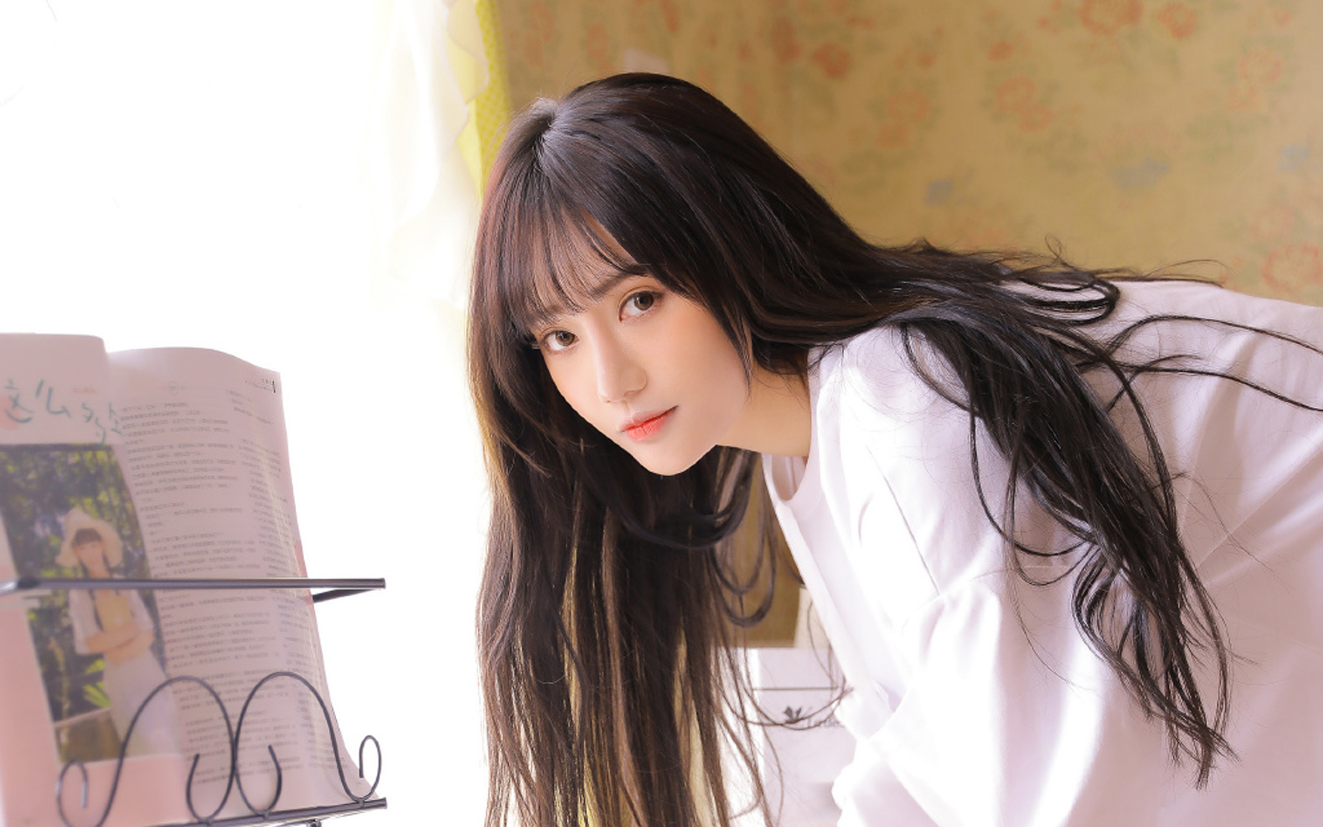 跟心仪女生每天聊天都有哪些话题,怎么聊天会让女生感受到爱意