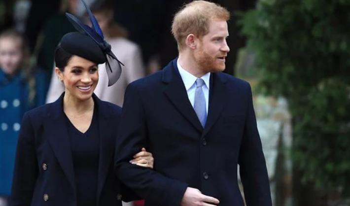 哈里梅根被女王羞辱？4英镑贱卖印着他们头像的饼干，还是没人买