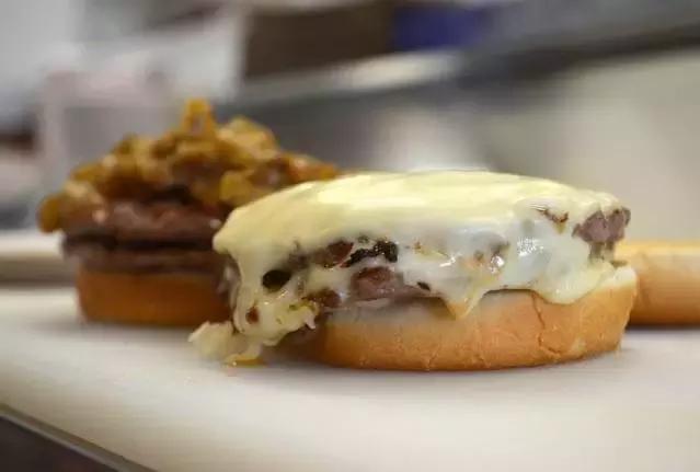 我把美国50个州按「好吃程度」排了个名，出国前收藏好慢慢打卡！