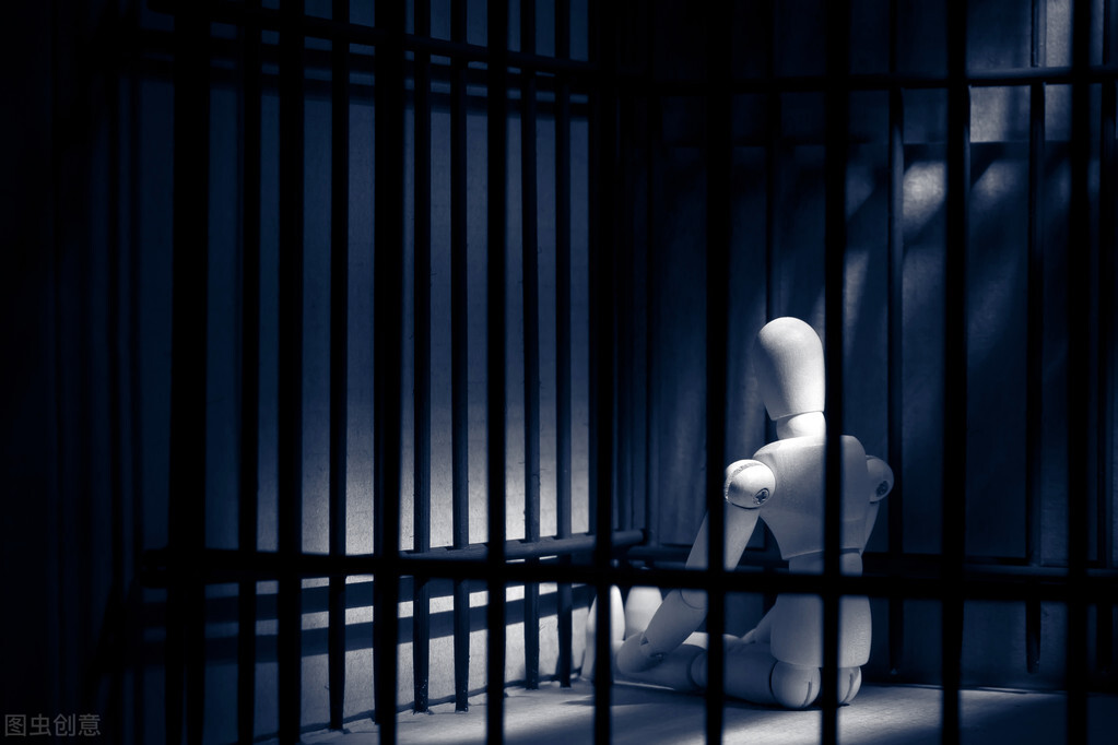 朋友被抓超过24小时怎么办,朋友被抓了可以去派出所问吗