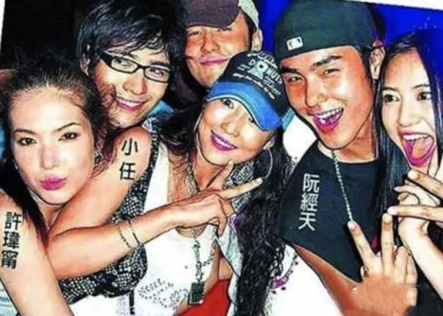 公开否认恋情随后就遭女方打脸,否认恋情被光速打脸完整版