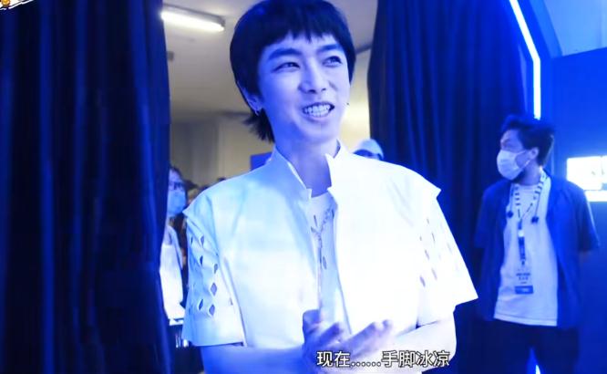 华晨宇双冠王提前淘汰,华晨宇彩排花絮