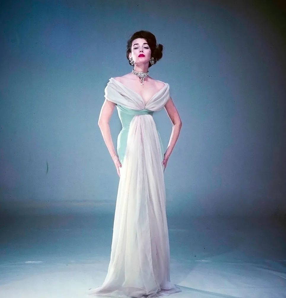 会修飞机的绝代超模，自己开公司，为何最终在小餐馆度过余生？