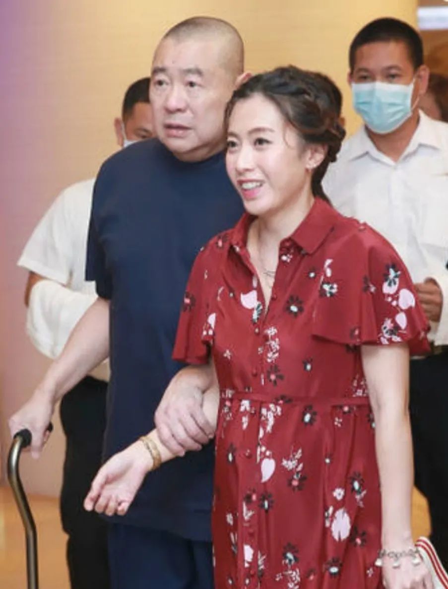 刘銮雄历任女友照片,刘銮雄历届女友顺序