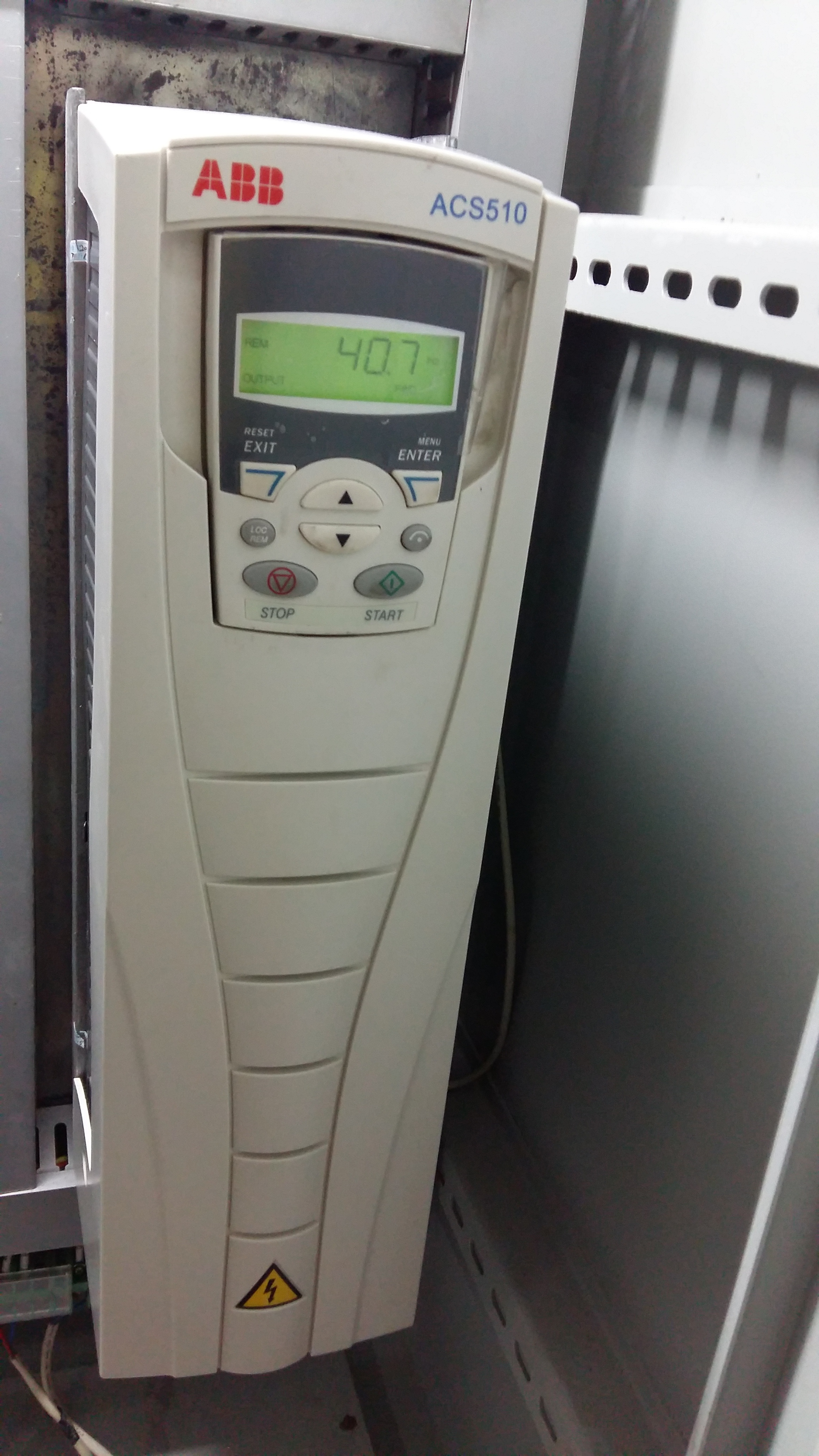 维修变频器常见故障及排除方法,变频器维修的常见方法是怎样的