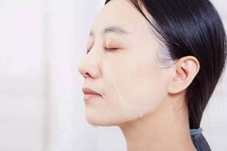 女性脸肿是什么原因引起的,脸肿是什么原因女性