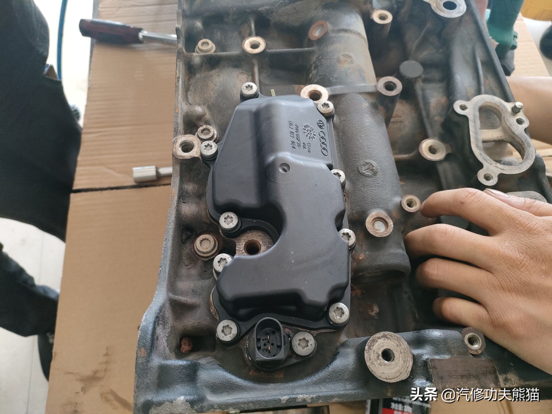 老途观发动机漏油维修,老途观涡轮增压器漏油维修多钱