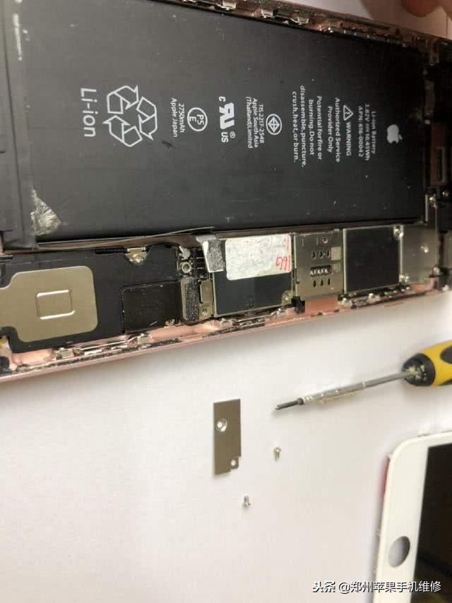 苹果6Splus更换屏幕总成视频,苹果6plus屏幕总成带配件更换教程