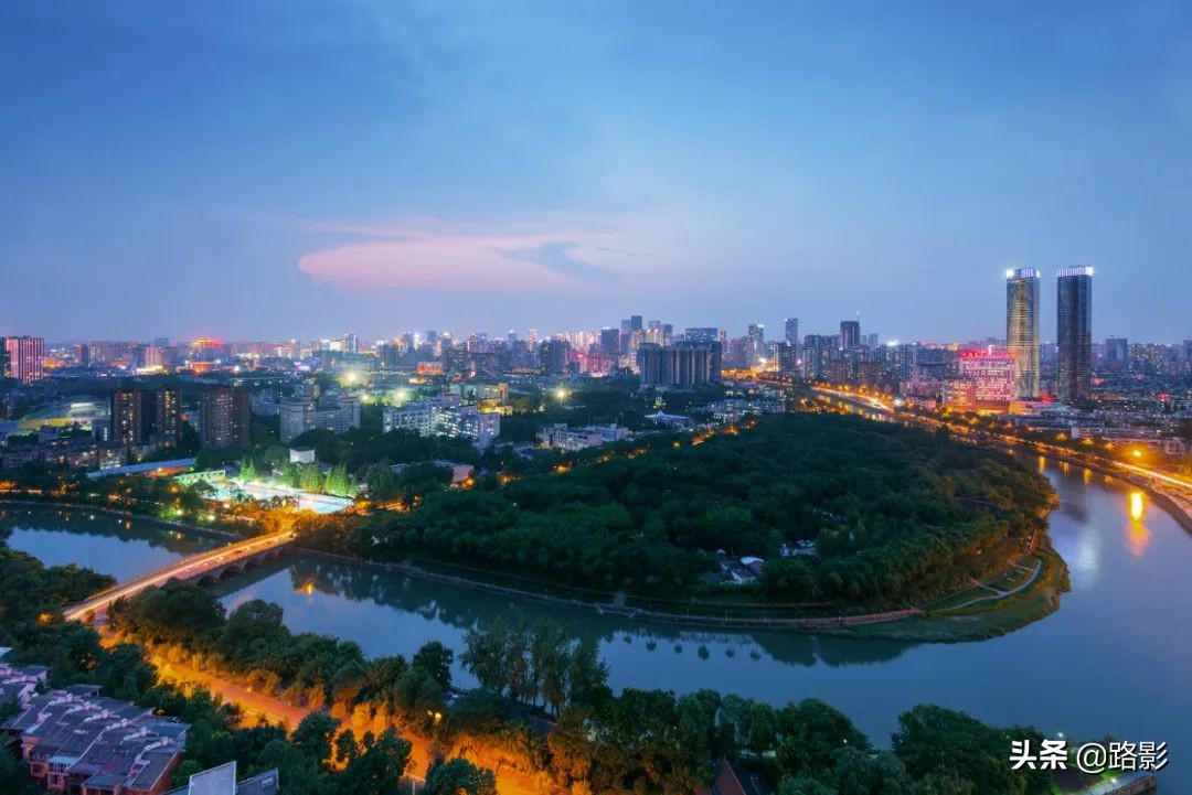 花重锦官城,花重锦官城长安