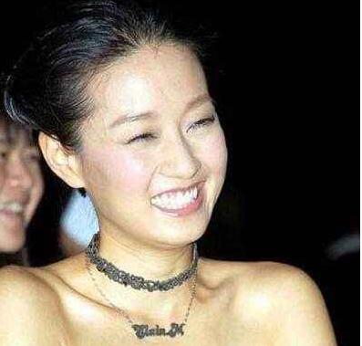 从软饭男到钢铁硬汉，“整容”式离婚后，文章“站”起来了