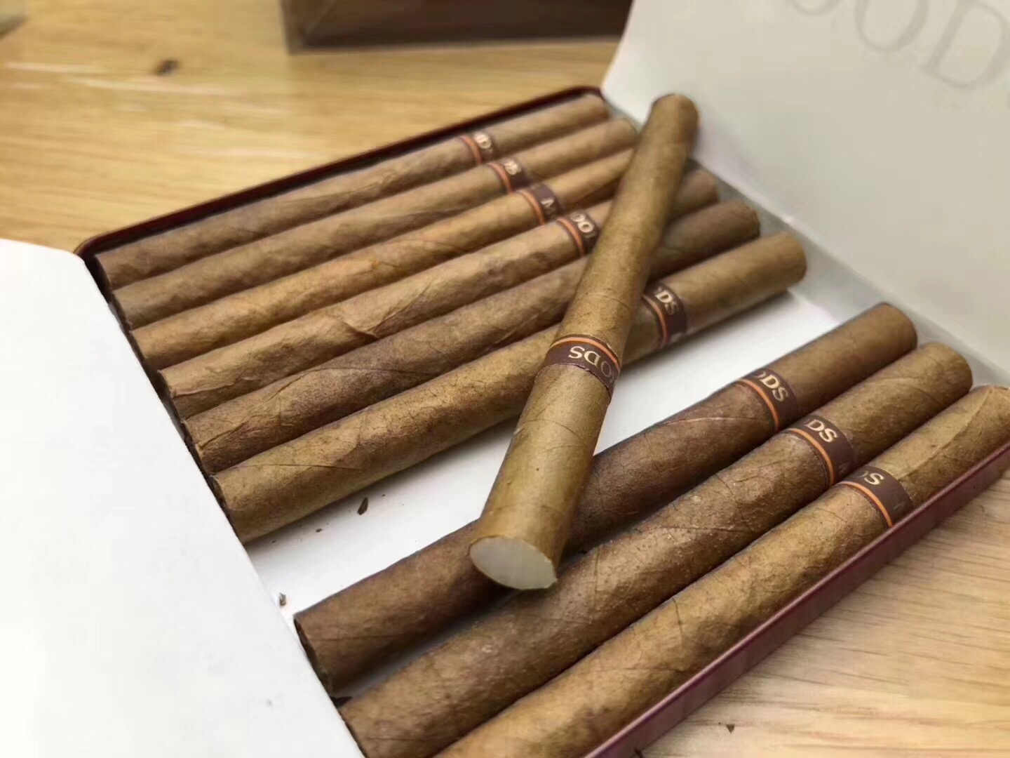 中华芙蓉雪茄,芙蓉王500元的雪茄