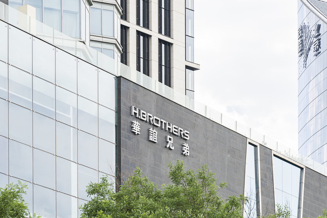 华谊翻身尚早，兄弟磨刀霍霍