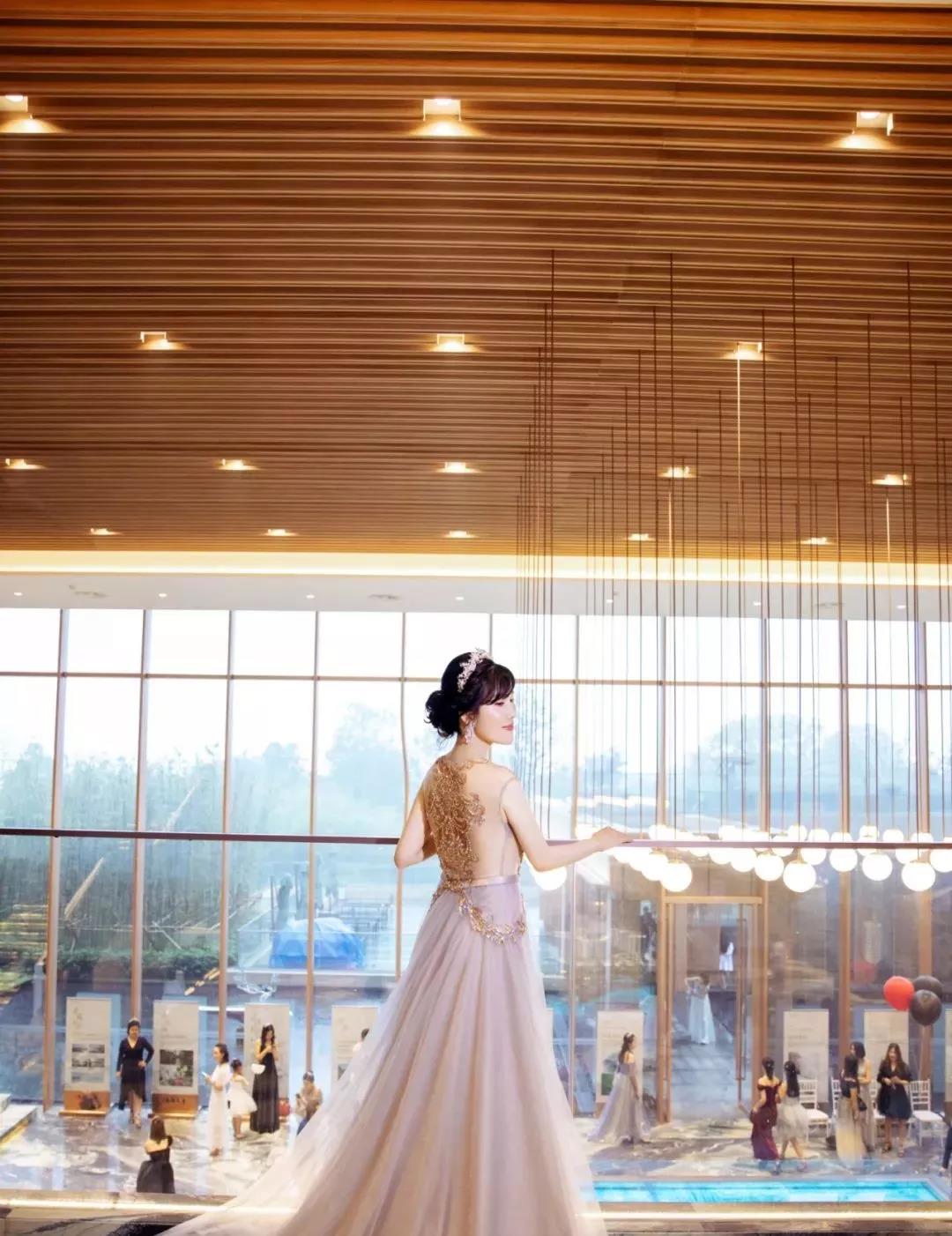 QUNEEN梦游仙境女王派对，天著之上有美的竞相发生