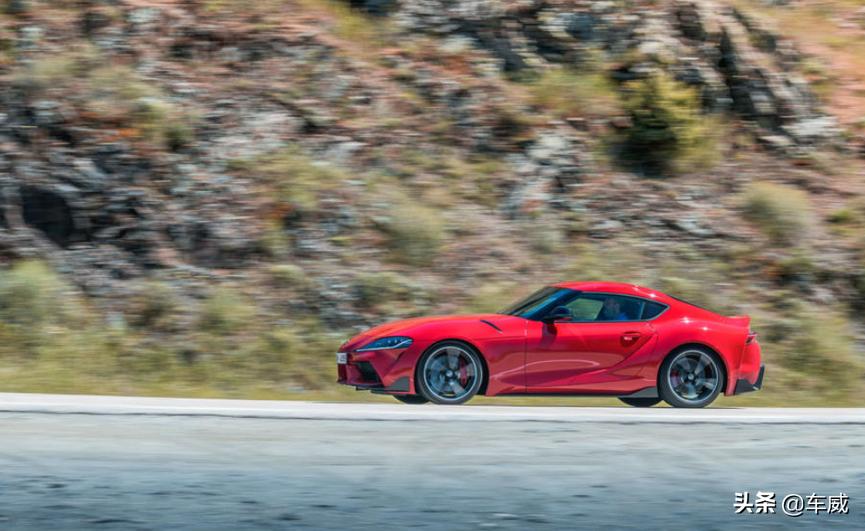 宝马z4m40ivs丰田牛魔王supra,全新一代supra外媒评论