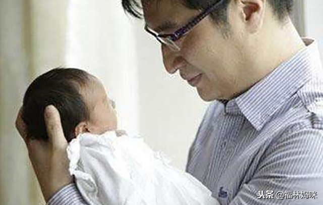 别以为哄娃睡着了就完事，哄睡姿势做得对吗？正确的姿势该是这样