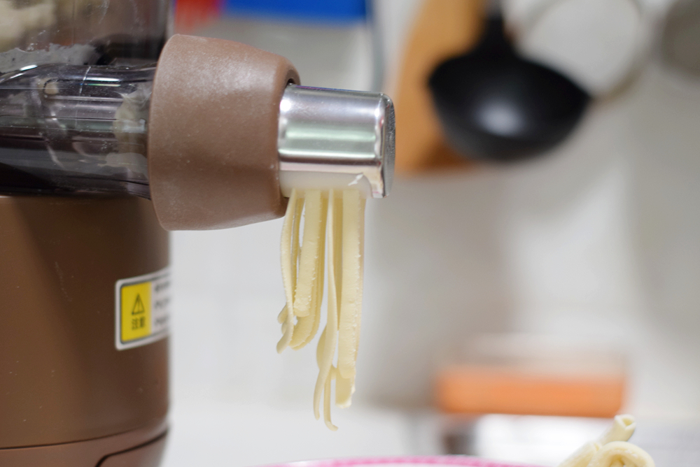 最简单做自动面条机,教你做小型手工面条机